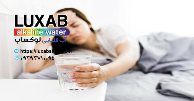 خرید آب قلیایی . چگونه با آب قلیایی سردرد را درمان کنیم؟